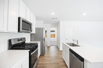 Building Photo - 23235 Teakwood Hills Dr