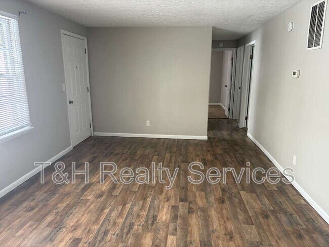 Foto del edificio - 2603 E 8th St