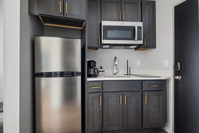 Foto del edificio - 133-3 Wickham Ave