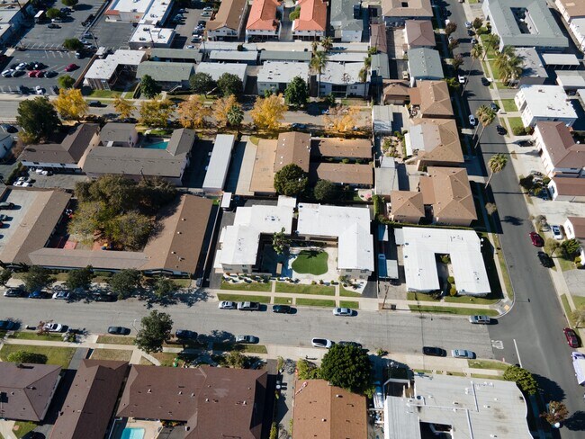 Building Photo - Covina Stewart Apts