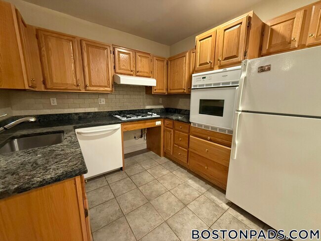 Foto del edificio - 90 Westland Ave