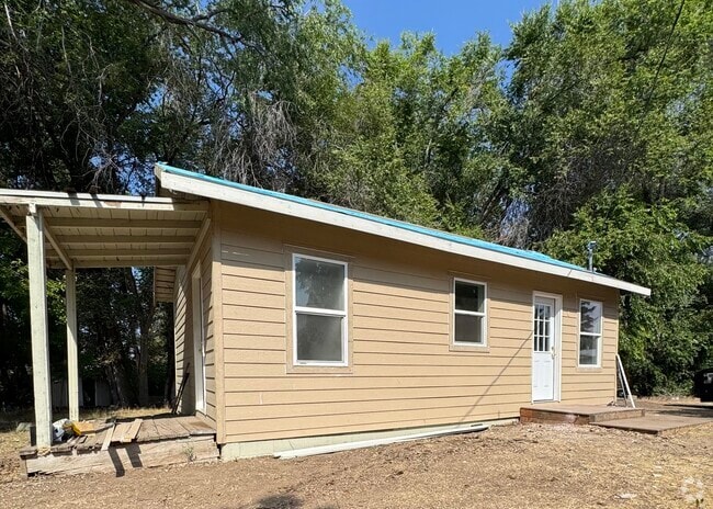Building Photo - 202 N Keller Ave