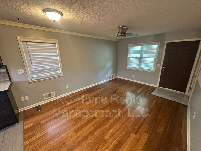 Foto del edificio - 10218 W 53rd St
