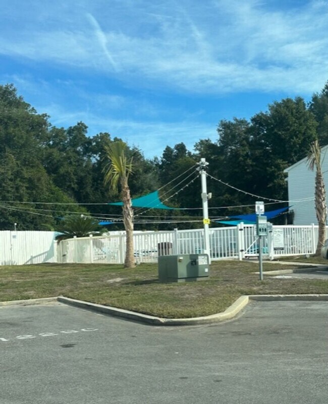 Foto del edificio - 3 Bedroom Gulfport Townhouse