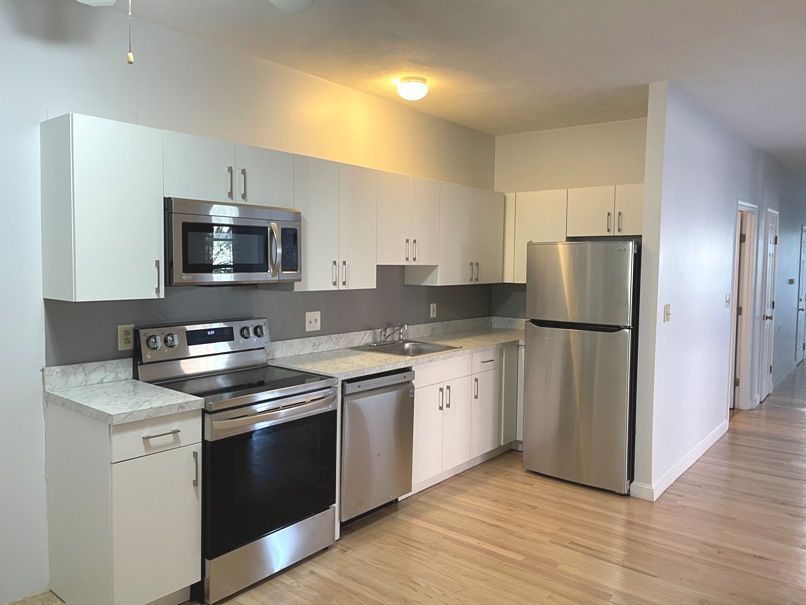 Primary Photo - 122 Berkshire St