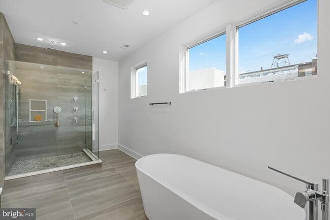 Foto del edificio - 244-48 N 3rd St