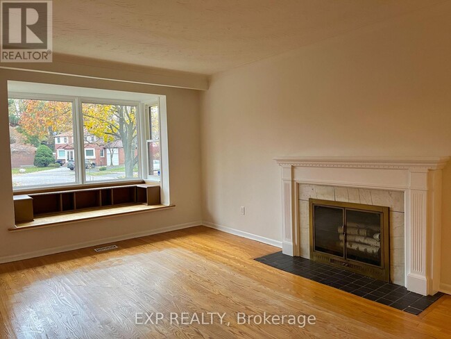 Building Photo - 61 Richbourne Ct