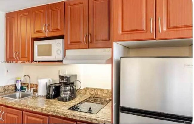 Foto del edificio - 19201 Collins Ave