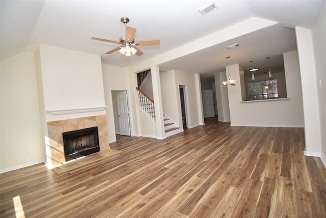 Foto del edificio - 2427 Teal Run Pl Dr