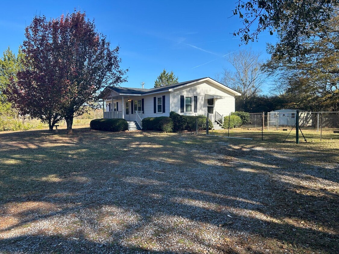 Foto principal - Beautiful 3 bedroom, 1.5 bathroom home on ...
