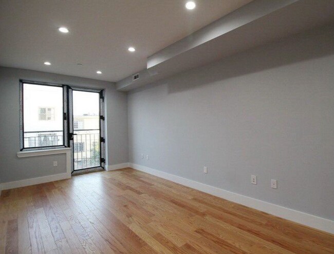 Building Photo - 971 Lafayette Ave
