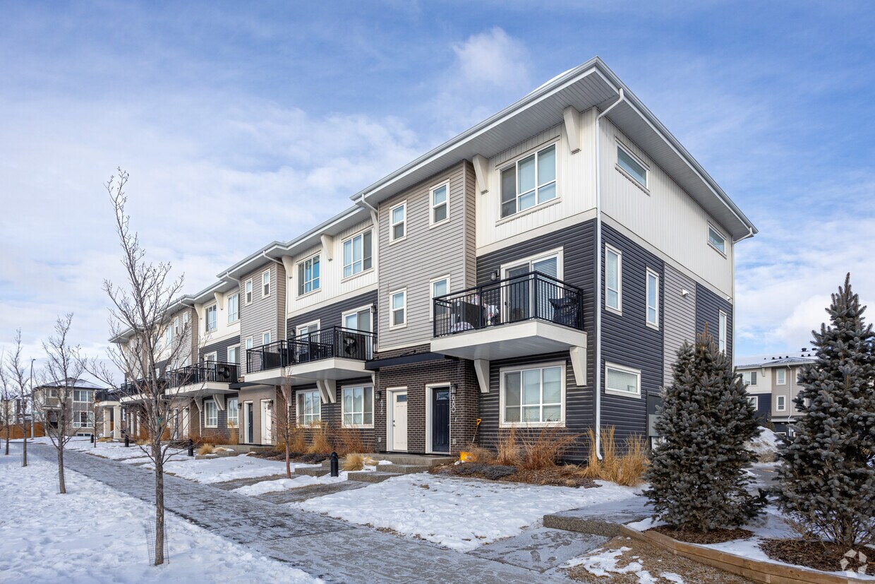 Photo du bâtiment - Novella Townhomes
