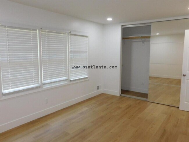 Building Photo - 2789 Narron Ct SW