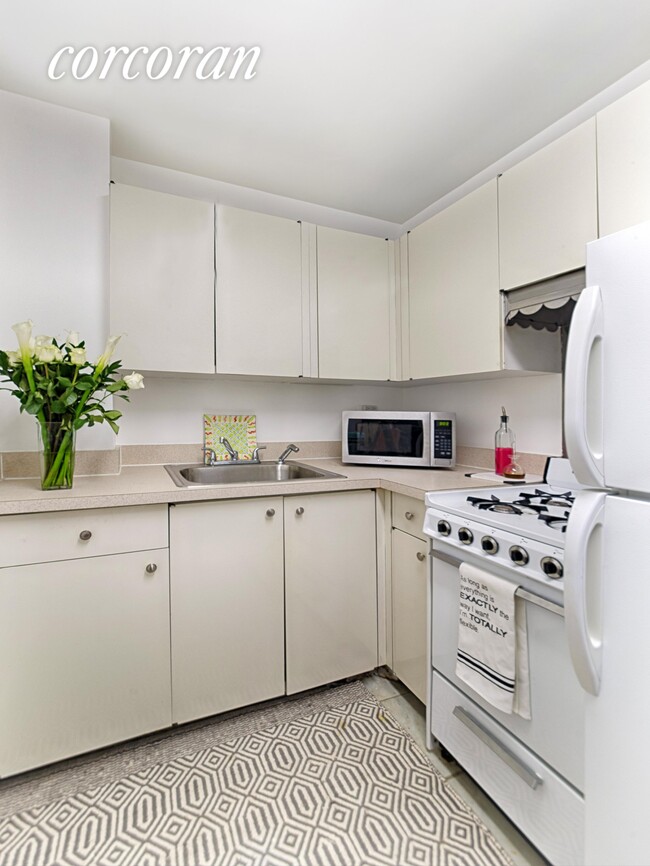 Foto del edificio - 220 E 60th St