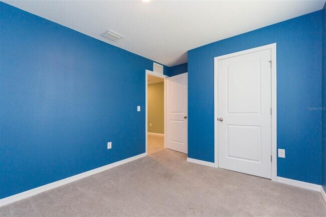 Building Photo - 5358 Woodridge Ln