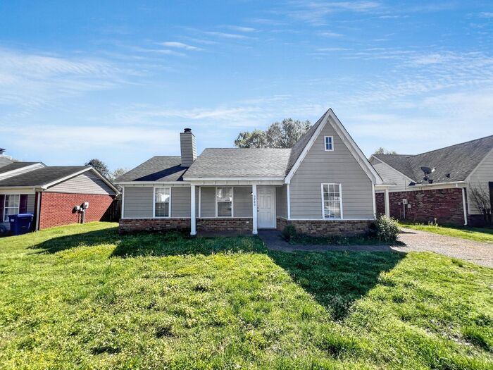 Foto principal - 5880 Waverly Dr