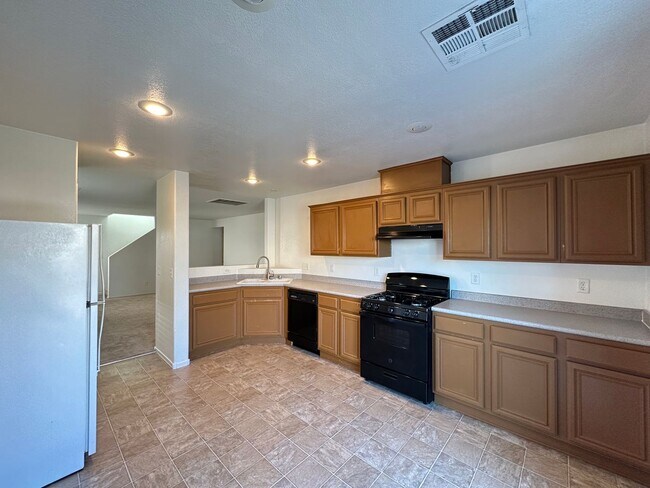 Building Photo - Goldrush