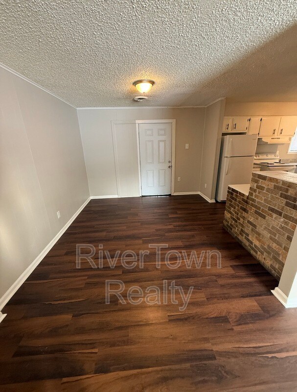 Building Photo - 4070 Kerwin Dr