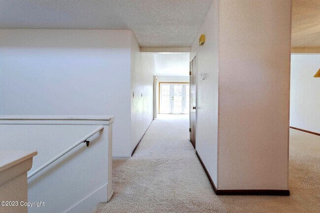 Foto del edificio - 909 Indian Hills Dr