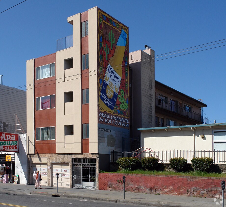 Foto principal - 2960 Mission St