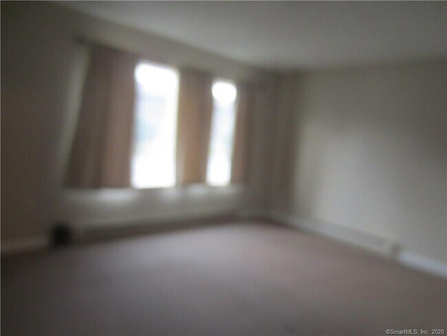 Building Photo - 158 Daley Dr