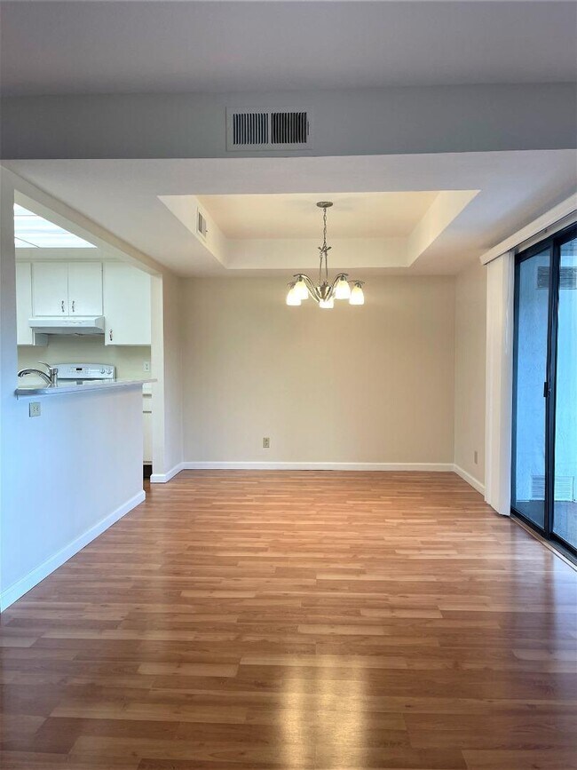 Building Photo - 5143 Cribari Pl