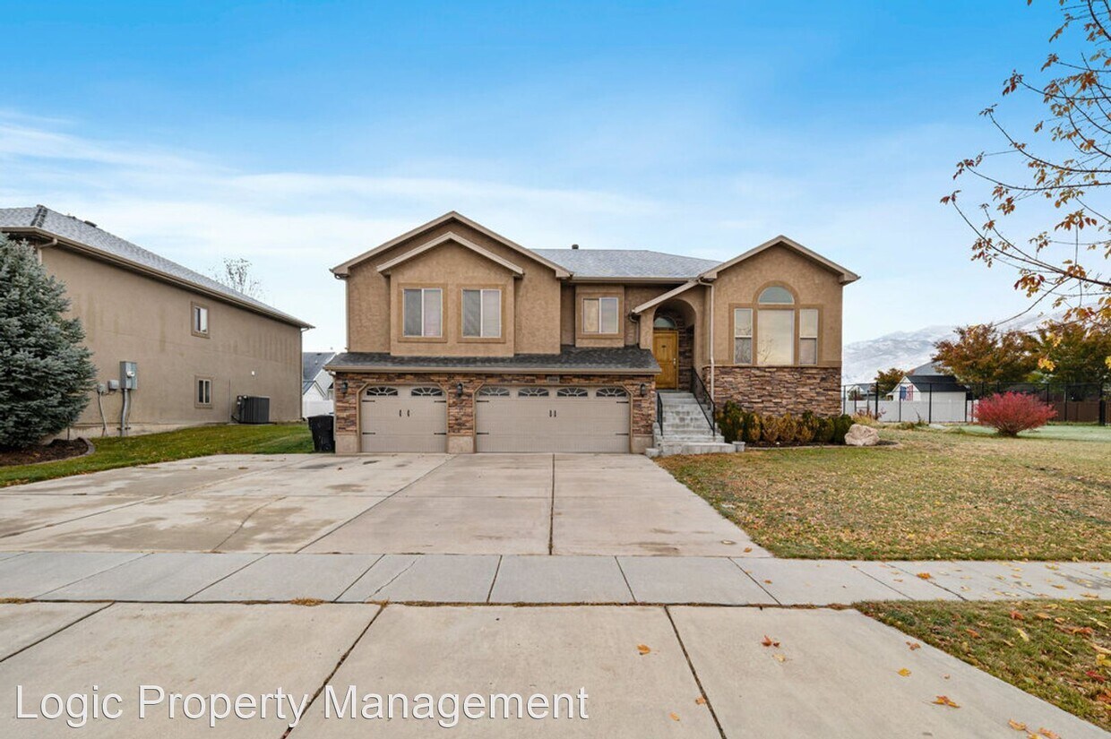 4 br, 2 bath House 1866 Silver Spur Way House Rental in Farmington, UT