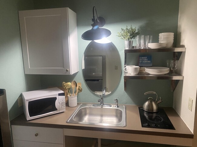 Building Photo - 3020 S 6th Ave