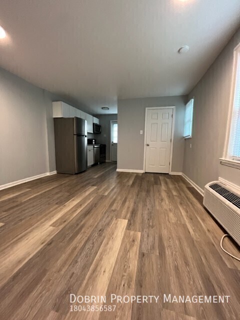 Building Photo - 1721 Blair St