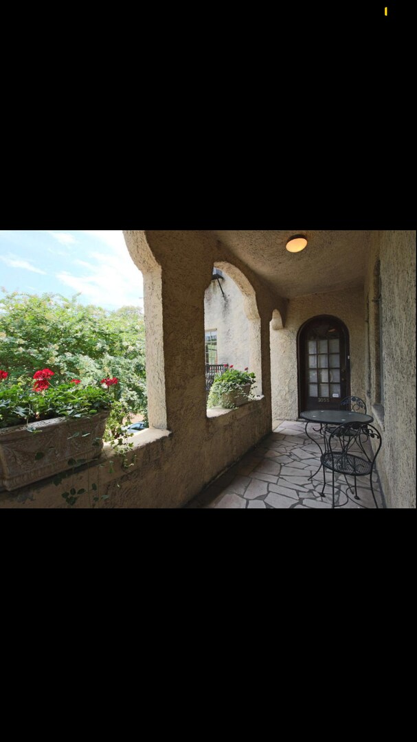 Foto del edificio - Knoxville 37919 - Rare opportunity to rent a historic European-style Condo with 2 bedrooms and 2 ...