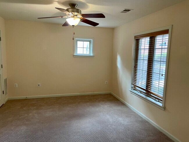 Oficina en casa - 3122 Blue Barn Way