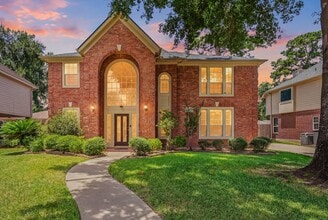 Building Photo - 531 W North Hill Dr