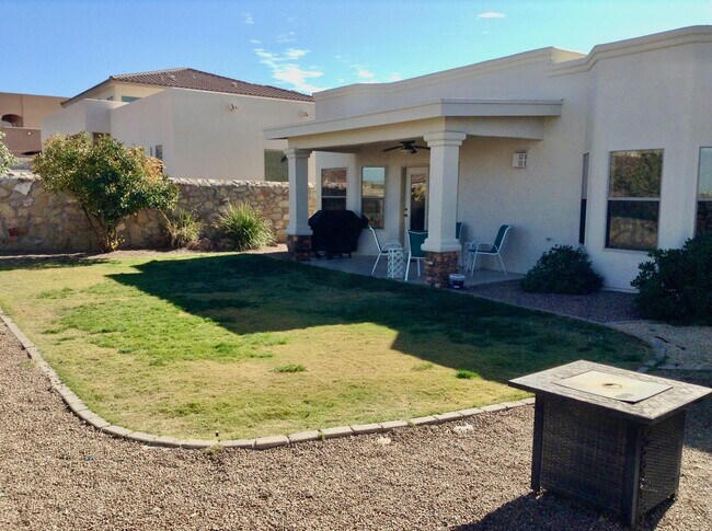 Building Photo - 6617 Cabana Del Sol Dr