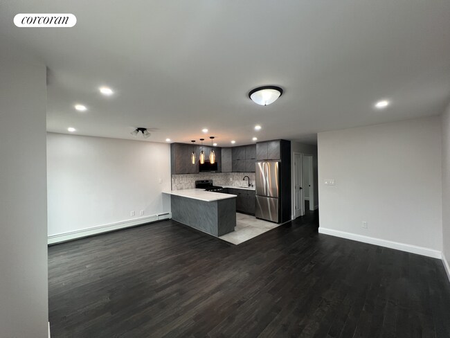 Foto del edificio - 59-90-90 58th Ave
