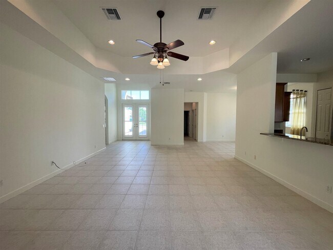 Building Photo - 7608 Greenbrier Cir