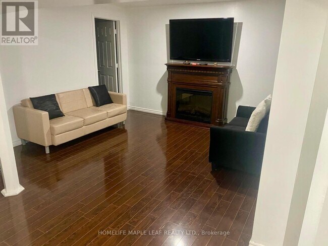 Photo du bâtiment - 105 Prairie Dunes Pl