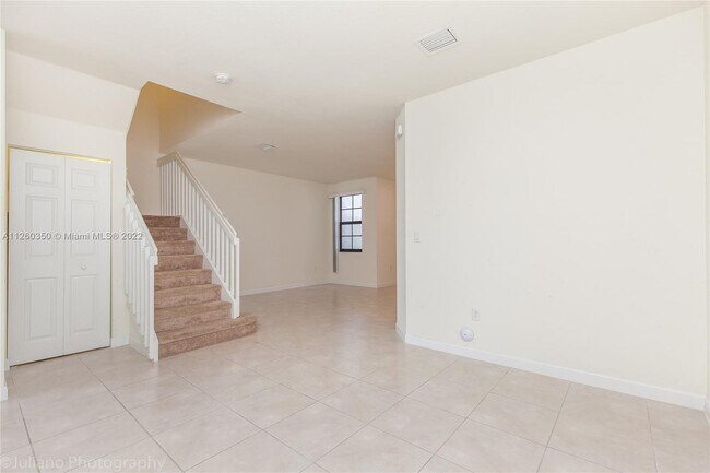 Foto del edificio - 3379 W 94th Ter