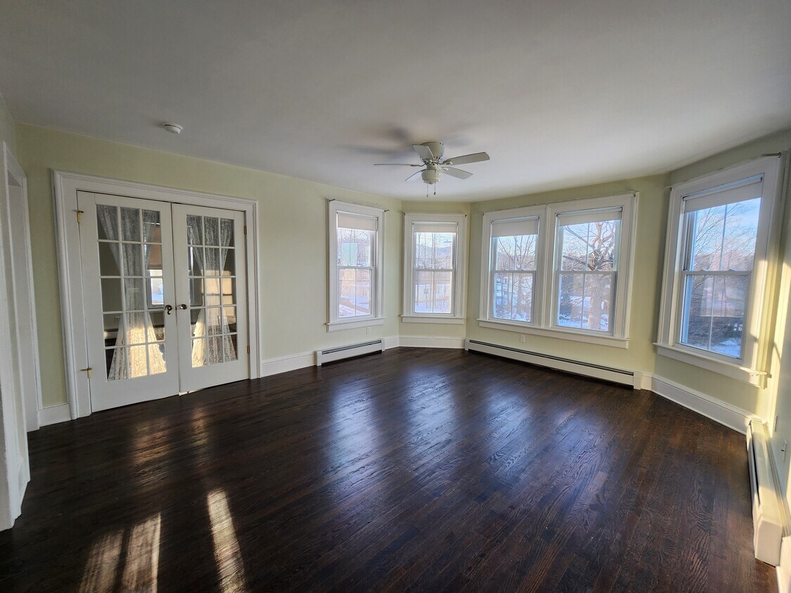 Living Room - 66 Preston Ave
