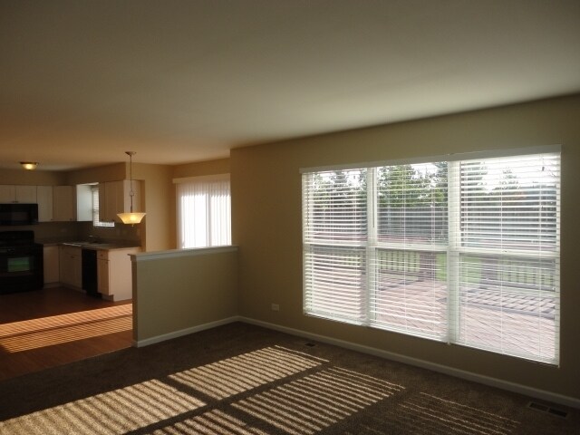 Building Photo - 568 Rebecca Lane