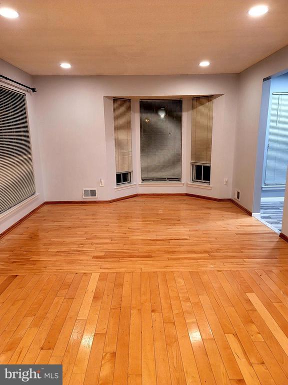 Foto del edificio - 219 Kempsey Dr