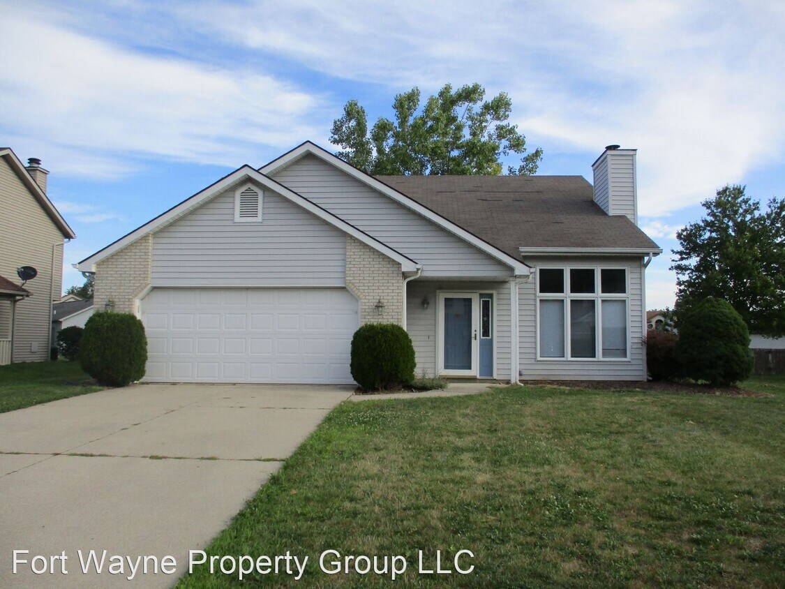 8213 Meadow Hills Dr, Fort Wayne, IN 46835 House Rental in Fort Wayne