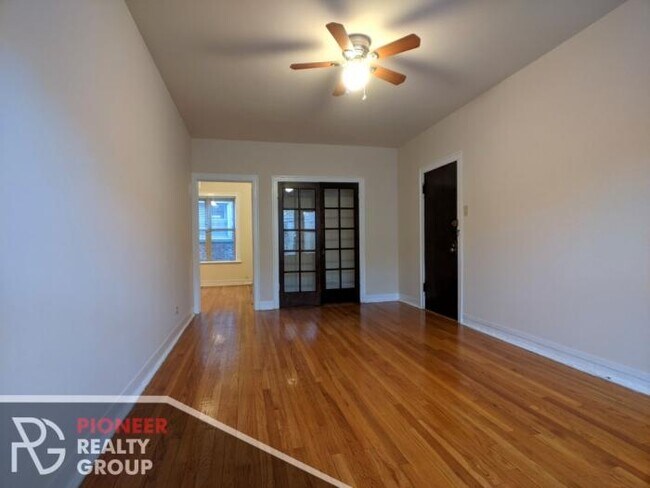 Building Photo - 1 bedroom in CHICAGO IL 60613