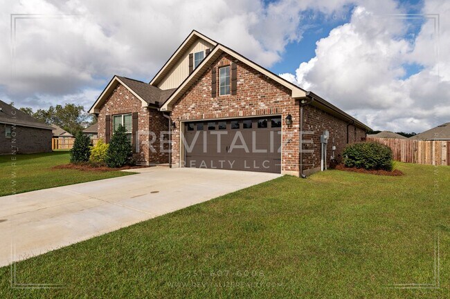 Foto del edificio - Stunning Luxury Home in Silverhill with Huge Diamond Shaped Backyard!