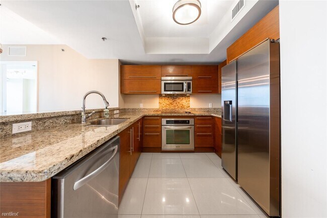 Building Photo - 2 br, 2 bath Condo - 2641 N Flamingo Rd Ap...