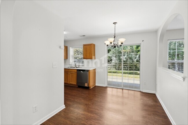 Foto del edificio - 1442 Deer Forest Dr