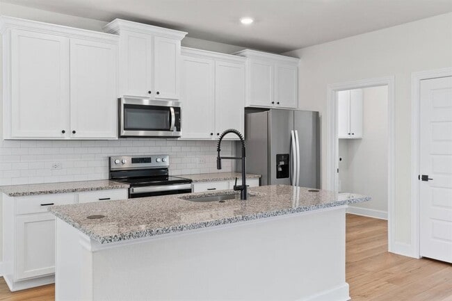 Building Photo - 9509 Demure Dr