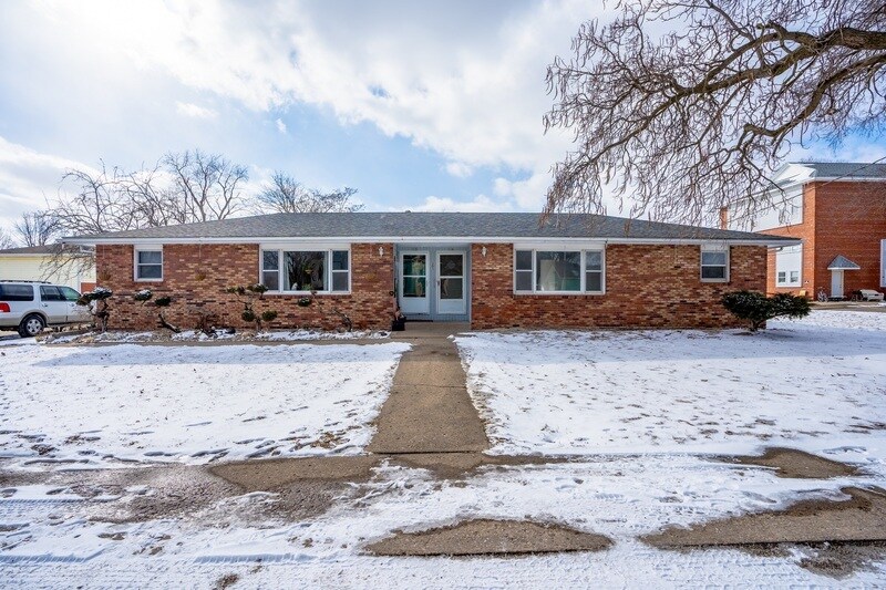 Primary Photo - 205 Lincoln St