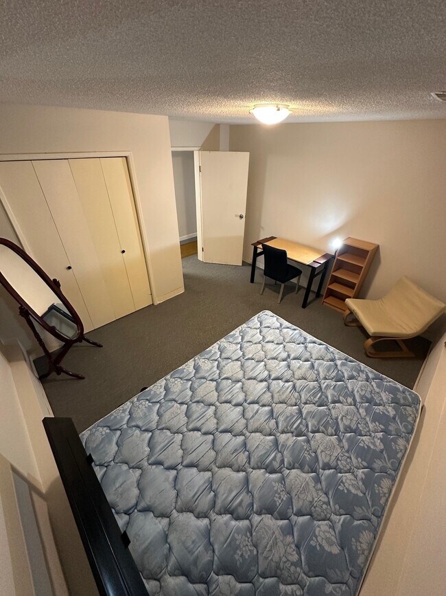 Photo du bâtiment - 784 E 56th Ave