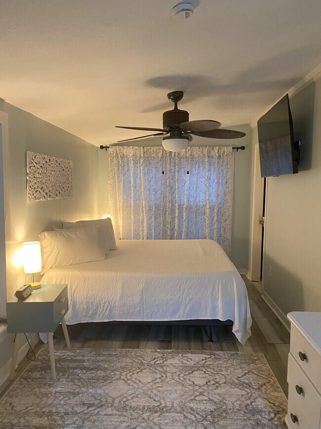 Foto del edificio - 314 Jasmine Pl