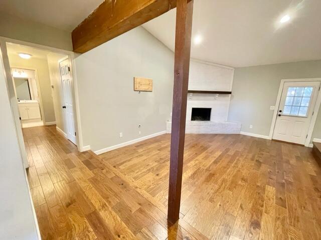 Building Photo - 713 Meadow Ct